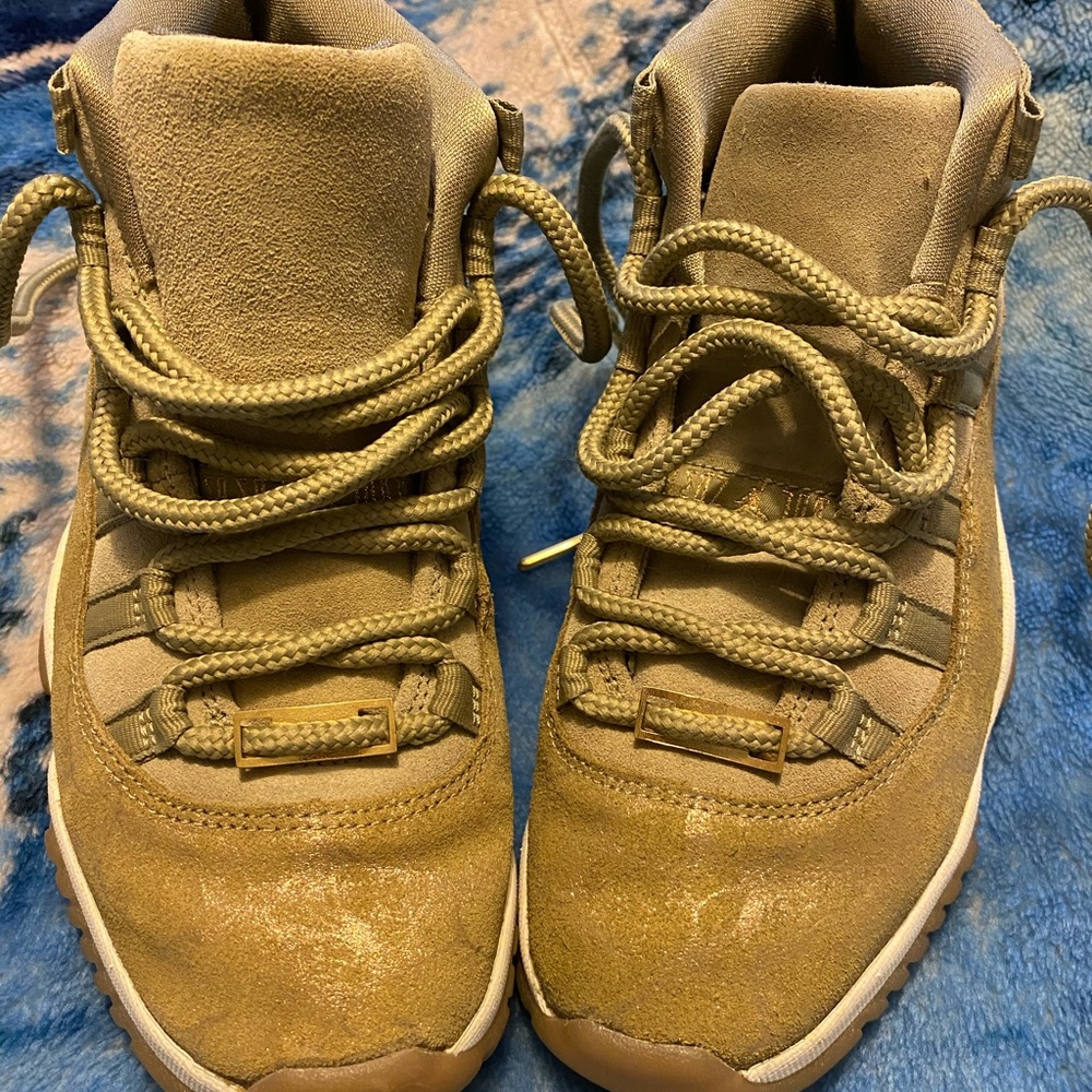 Youth size Jordan ( no box)